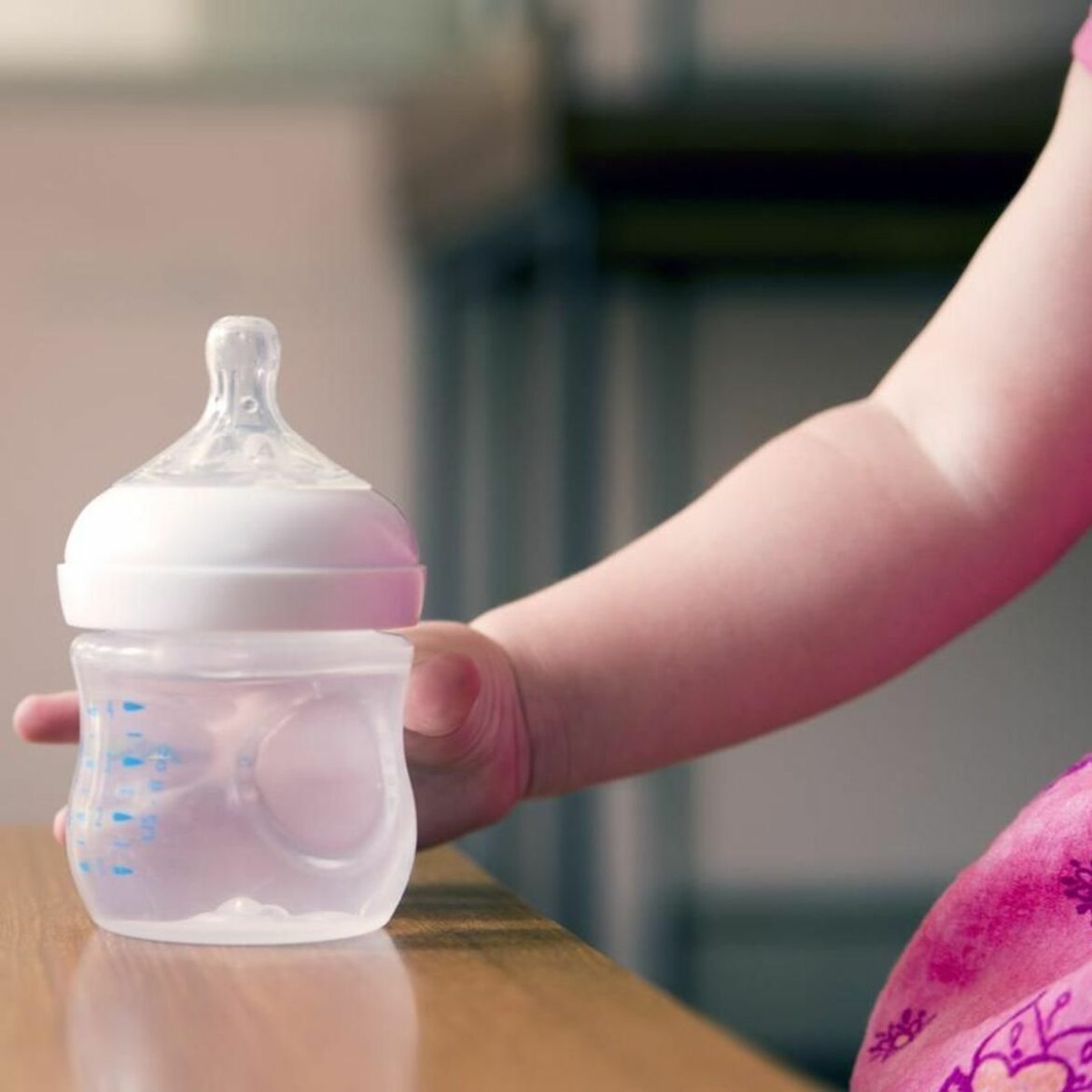 Quelle est la meilleure eau pour biberon de bébé ?
