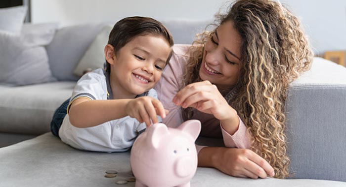 Comment apprendre à son enfant à économiser ?